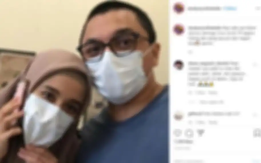 Laudya Cynthia Bella dan Engku Emran kompak berswafoto kenakan masker