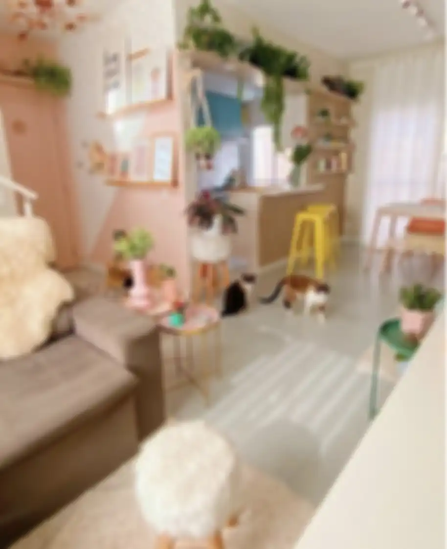 Desain ruang tamu dan dapur tanpa sekat ini jadi solusi jitu di rumah mungil. Aura anti sumpek didapat. Lihat 8 foto contohnya.