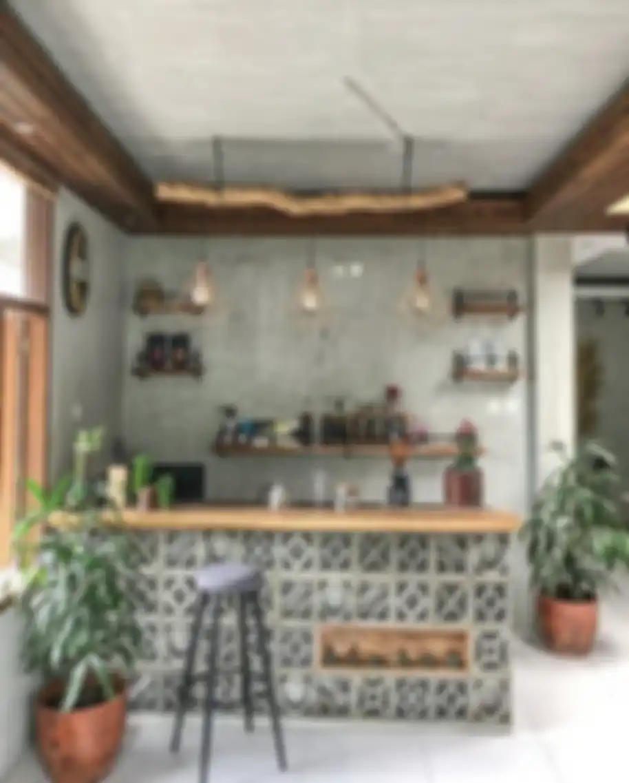 Cuma menambah barang hiasan murah ini desain dapur sederhana bikin Ibu RT takjub. Jadi tampak mewah! Intip 10 foto hasilnya yuk.