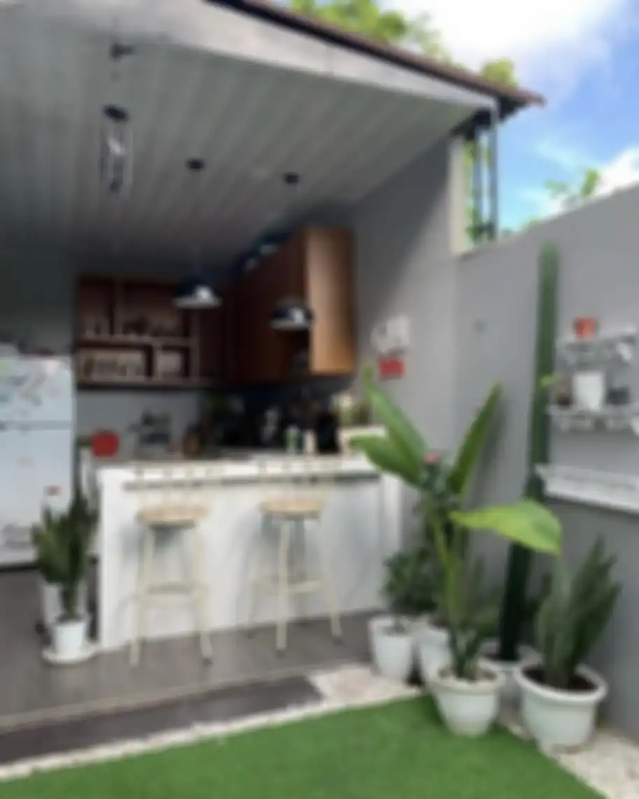 Desain dapur terbuka minimalis ini bikin tetangga ngotot ingin meniru idenya. Saking segarnya jadi ngangenin! Intip 7 foto inspirasinya.