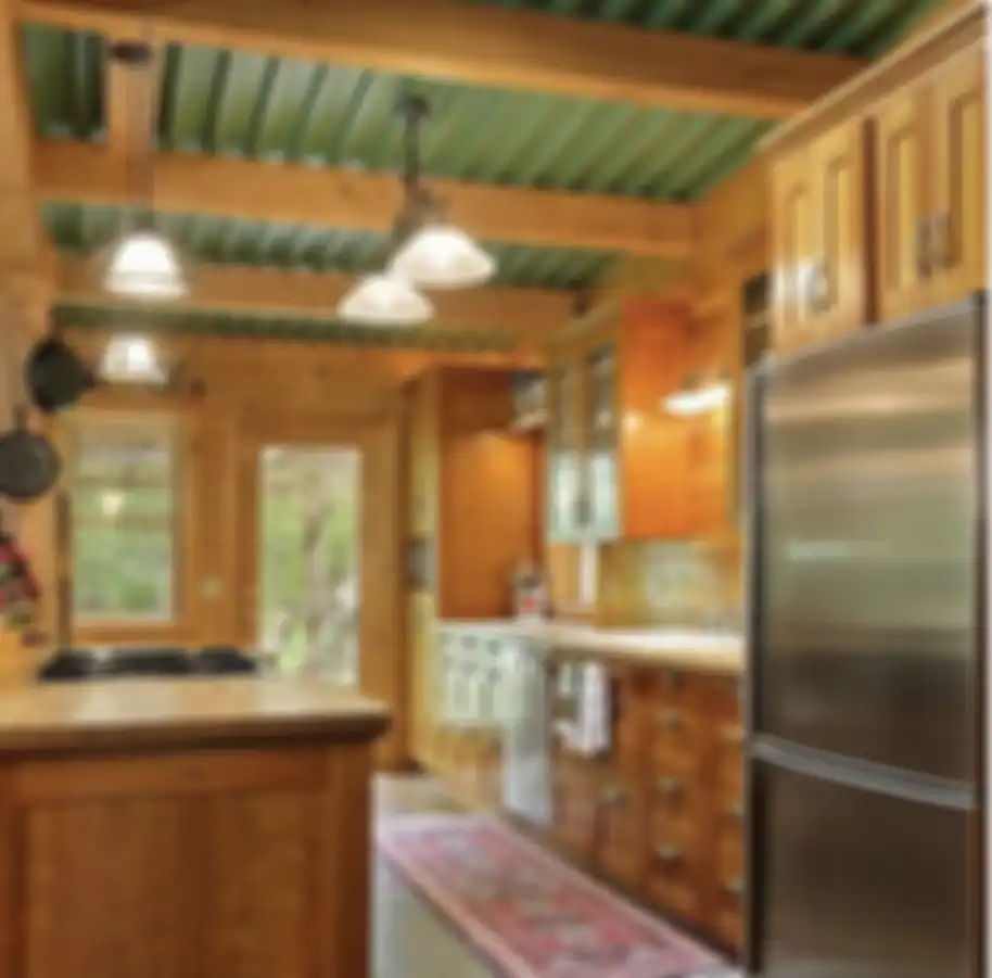 Mood istri untuk memasak langsung naik usai disodori foto aesthetic desain meja dapur kayu sederhana. Rasa nyaman hadir di area idaman.