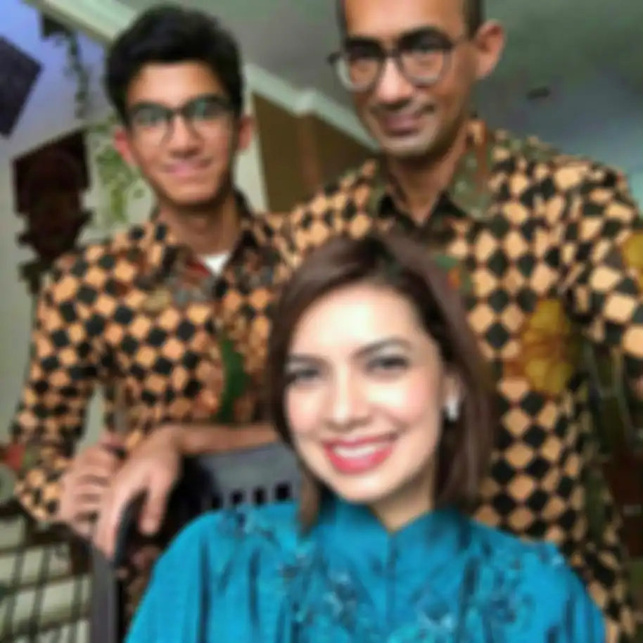 Foto Izzat Assegaf, putra semata wayang Najwa Shihab yang disebut tampan hingga mencuri perhatian. Kini, Izzat kuliah di Inggris.