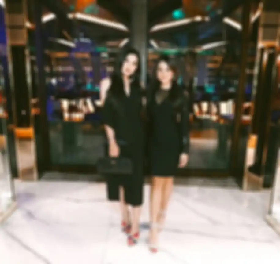 Fashion kompak dengan outfit hitam ala Ashanty dan Aurel Hermansyah