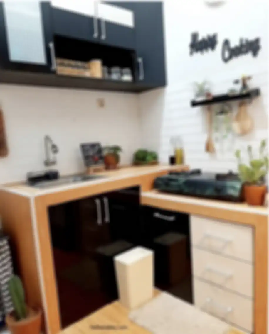 Desain dapur sempit aesthetic ini bikin istri tambah kreatif mengolah masakan. Biarpun kecil tapi fungsional. Intip 7 foto hasilnya.