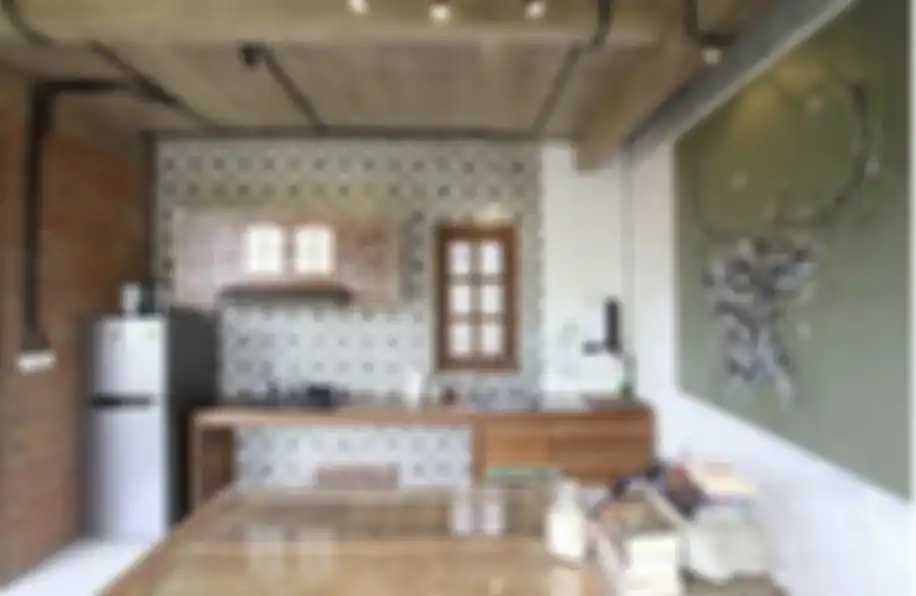 Desain dapur minimalis berbalut gaya tradisional Jawa mampu memikat mata Ibu-ibu geng arisan. Intip 8 foto inspirasinya yuk!