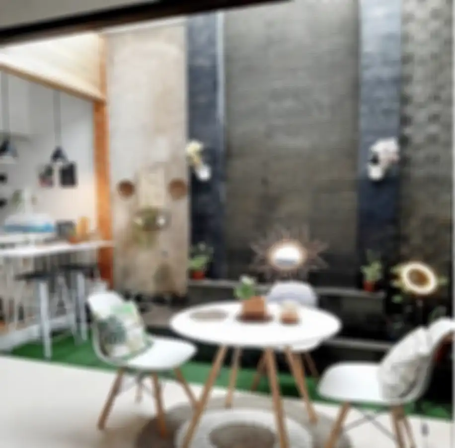 Desain dapur menyatu dengan taman mampu mengusir kesan pengap. Wajah istri dibikin semringah. Ini 7 foto estetiknya. 