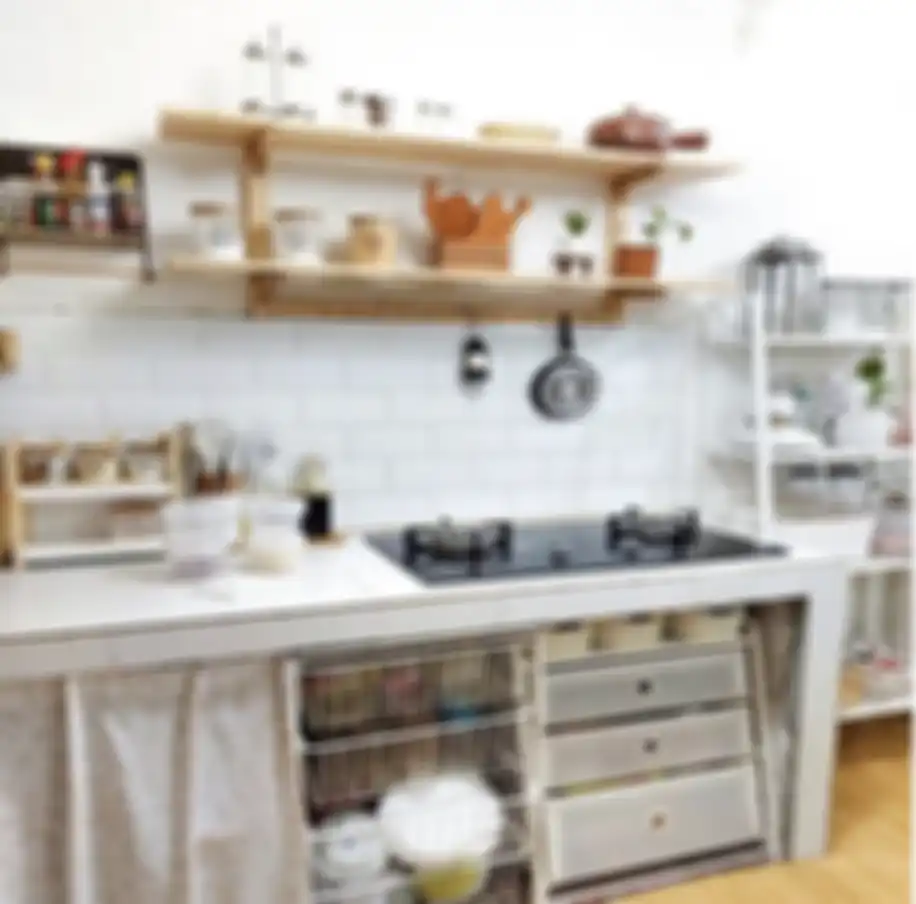 Ibu-ibu pemilik rumah tua ini banjir endorse gegara berani ambil 4 keputusan penting saat desain dapur minimalis. Intip foto inspirasinya.