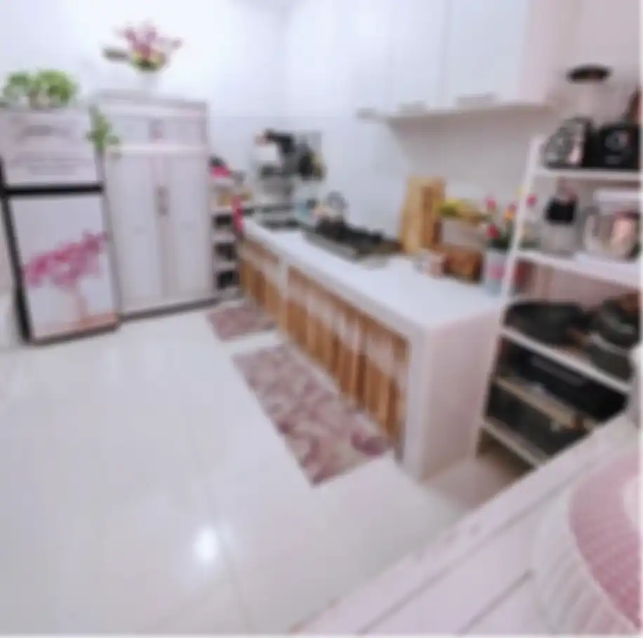 Gorden kain penutup jadi rahasia desain dapur minimalis agar sedap dipandang. Lihat 7 foto estetiknya yang memberi bukti. 