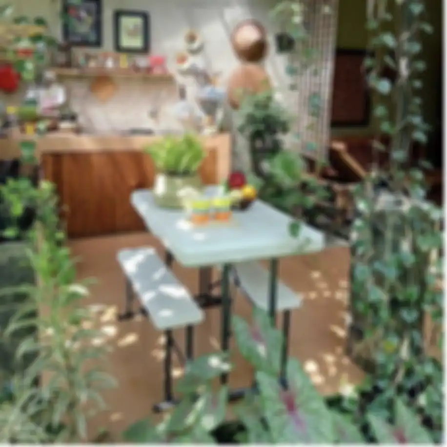 Desain dapur terbuka minimalis anti sumpek ini menjadi rahasia mertua sampai ikut betah memasak. Lihat 7 foto rekomendasinya.