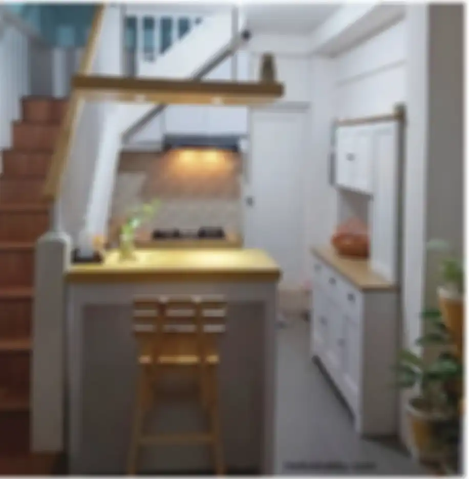 Berikut ini desain dapur di bawah tangga minimalis yang hembat biaya. Dijamin cocok lho. Cek foto inspirasinya yuk!