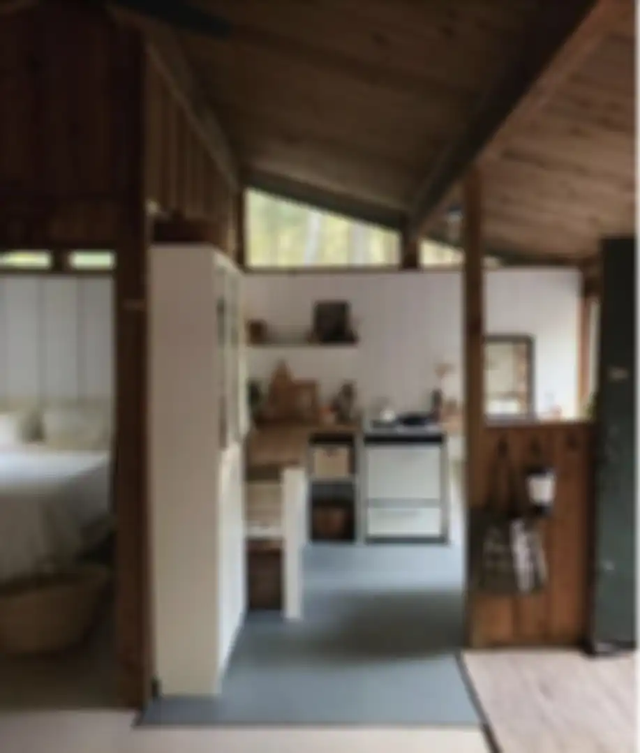 Desain dapur kayu minimalis semakin memberikan rasa hangat berkat sentuhan begini. Intip 7 foto hasilnya bikin jatuh hati. 