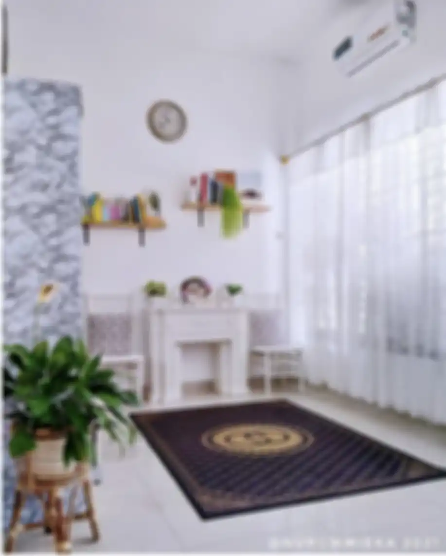 Ini 9 foto desain ruang tamu lesehan yang bikin Ibu-ibu kompleks ketagihan dibuatkan acara kumpul. Rumah mungil kian aesthetic. 
