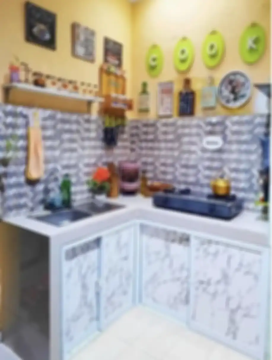 Desain dapur kontrakan kecil ini bisa menyulap temapt masak tampak aesthetic. Cukup pilih deretan foto rekomendasinya.