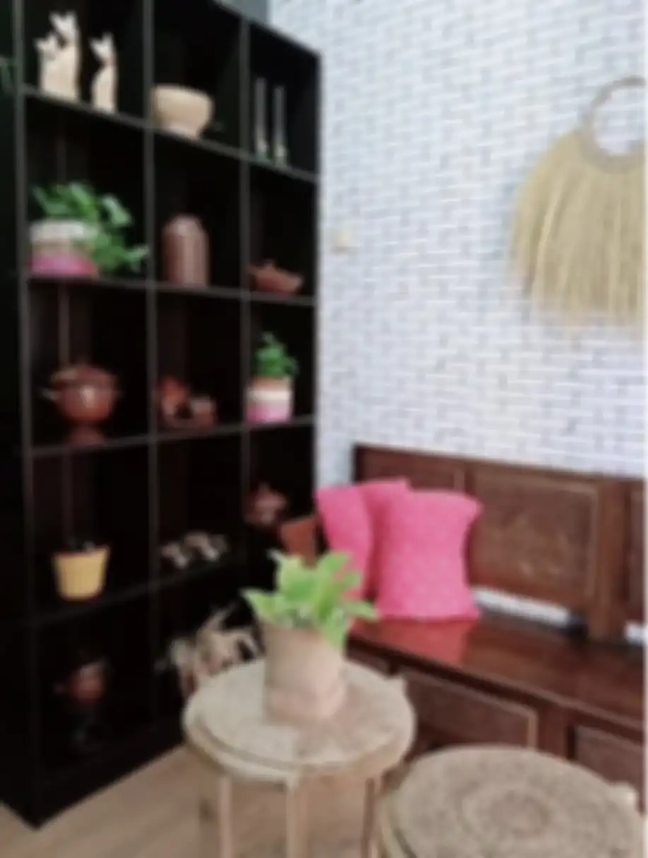 Desain ruang tamu sempit tampak luas menjadi andalan pemilik rumah minimalis. Ini foto buktinya. Istri pun tambah percaya diri.