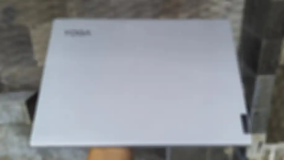 Hands-On Lenovo Yoga Slim 7i Pro OLED