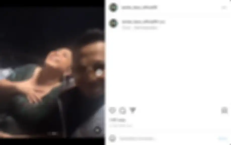 Nagita Slavina dan Raffi Ahmad tertawa saat Ayu Ting Ting tampil di atas panggung