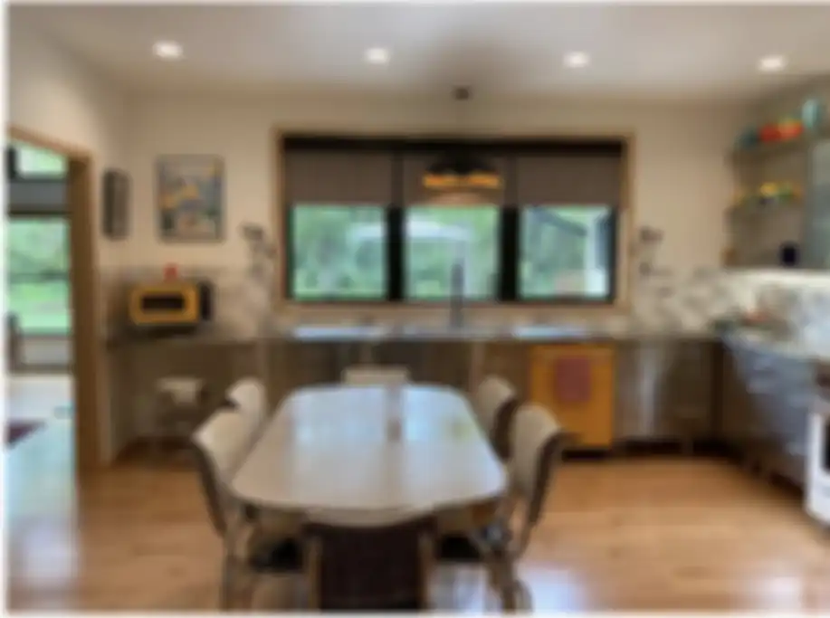 Berikut ini 6 ide desain dapur stainless steel yang bisa bikin istri makin bangga. Dapurnya tampak kinclong. Simak foto inspirasinya.