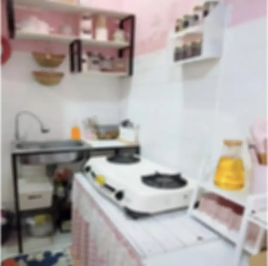 Posisi tempat cuci piring menjadi kunci dalam desain dapur tampil estetik nan rapi. Jadi nggak bisa dianggap sepele. Ini 11 foto aplikasinya.
