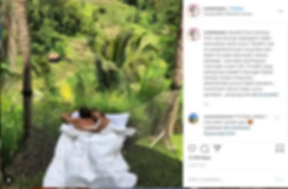 Indah Kalalo dan suami habiskan waktu bersama suami 