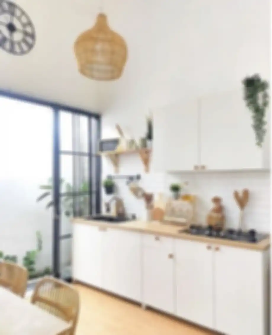 Desain dapur minimalis makin tampak mewah karena kompor sengaja dipasang dengan cara begini. Intip 8 foto cantiknya yuk. 