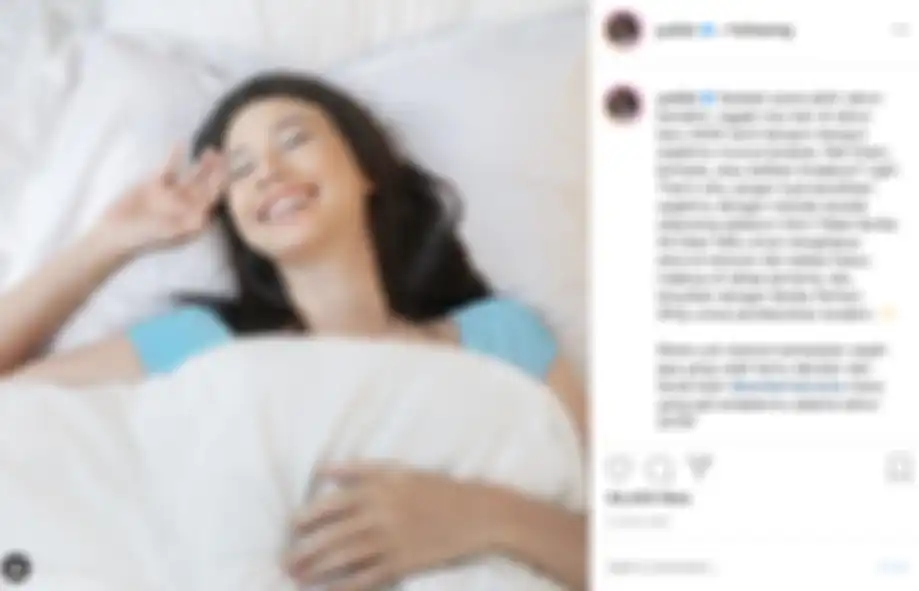 Artis Cantik Ini Berpose di Kasur Sambil Sambut Tahun Baru, Netizen Pertanyakan Bagaimana Cara Jadi Selimutnya, Auto Ngakak!