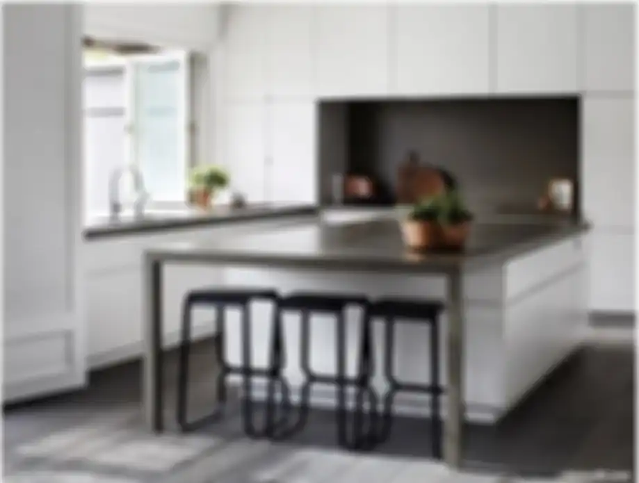 Desain dapur warna hitam sulap tampilan area memasak dari aura kelam jadi estetik. Begini 10 foto hasilnya. 