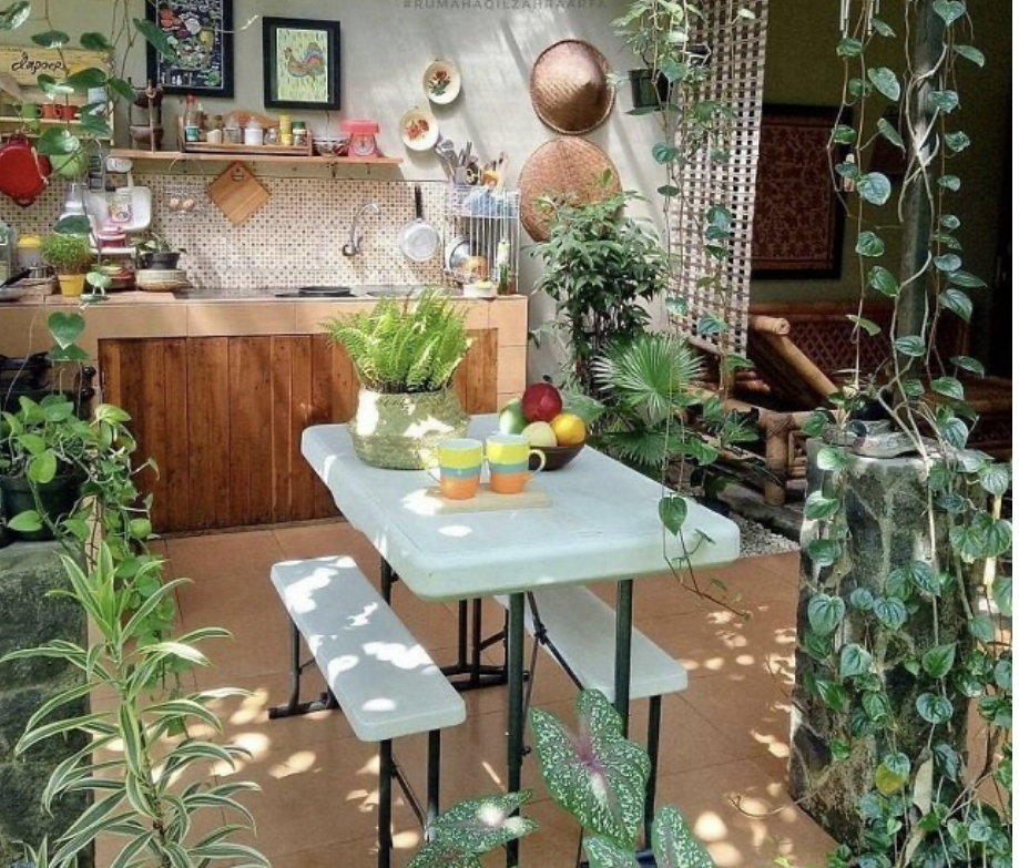 Desain dapur terbuka minimalis ini bikin tetangga ngotot ingin meniru idenya. Saking segarnya jadi ngangenin! Intip 7 foto inspirasinya.
