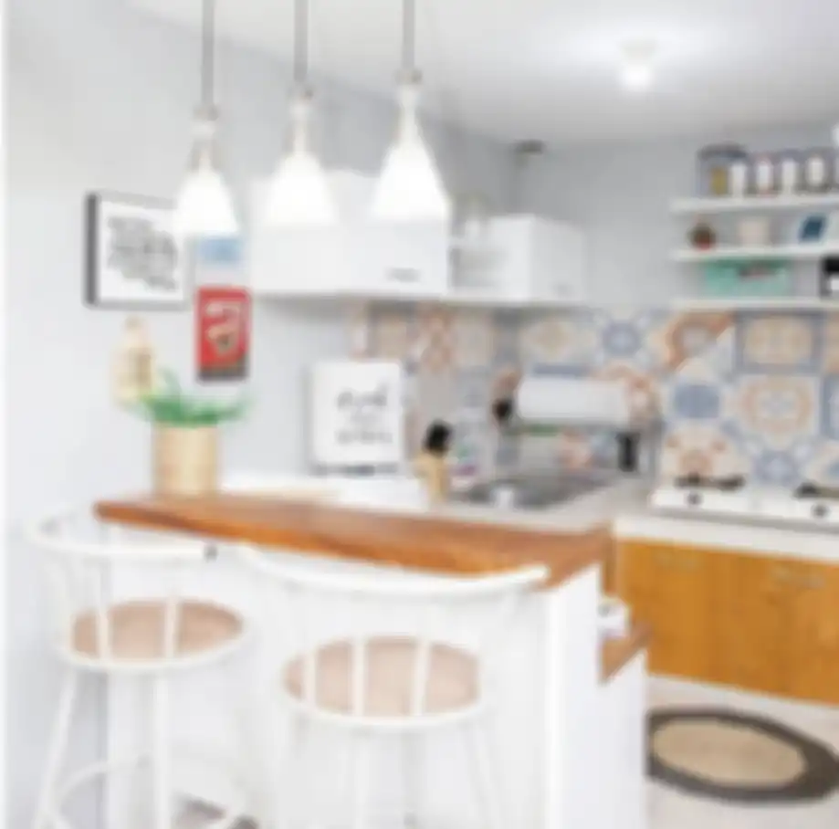 Posisi tempat cuci piring menjadi kunci dalam desain dapur tampil estetik nan rapi. Jadi nggak bisa dianggap sepele. Ini 11 foto aplikasinya.