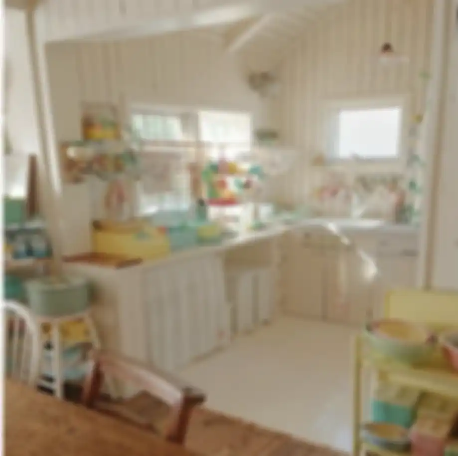 Ini 8 desain dapur mungil bentuk L yang cocok buat Ibu-ibu pencari paket renovasi hemat. Lengkap dengan foto referensinya. 