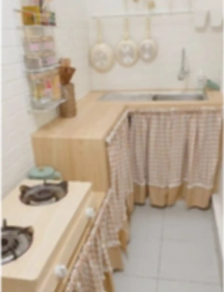 Desain dapur kecil cantik hemat biaya ini bikin istri banjir pujian. Jadi, kita udah gak malu sama mertua. Intip 8 foto inspirasinya yuk.