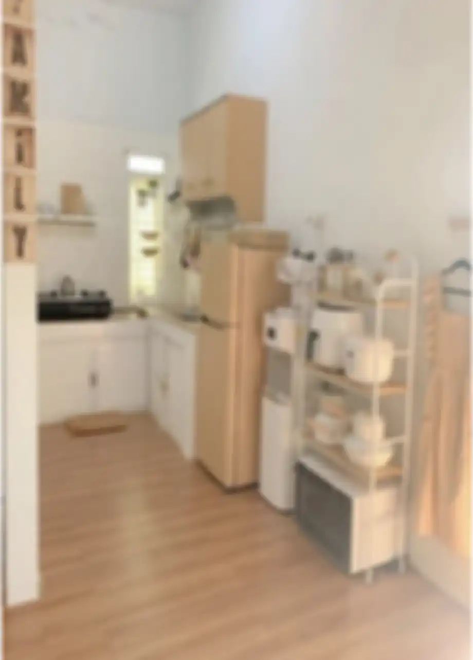 Desain dapur minimalis modern ternyata teap tampak mewah di rumah mungil. Biayanya juga murah. Intip 9 foto hasol aplikasinya. 