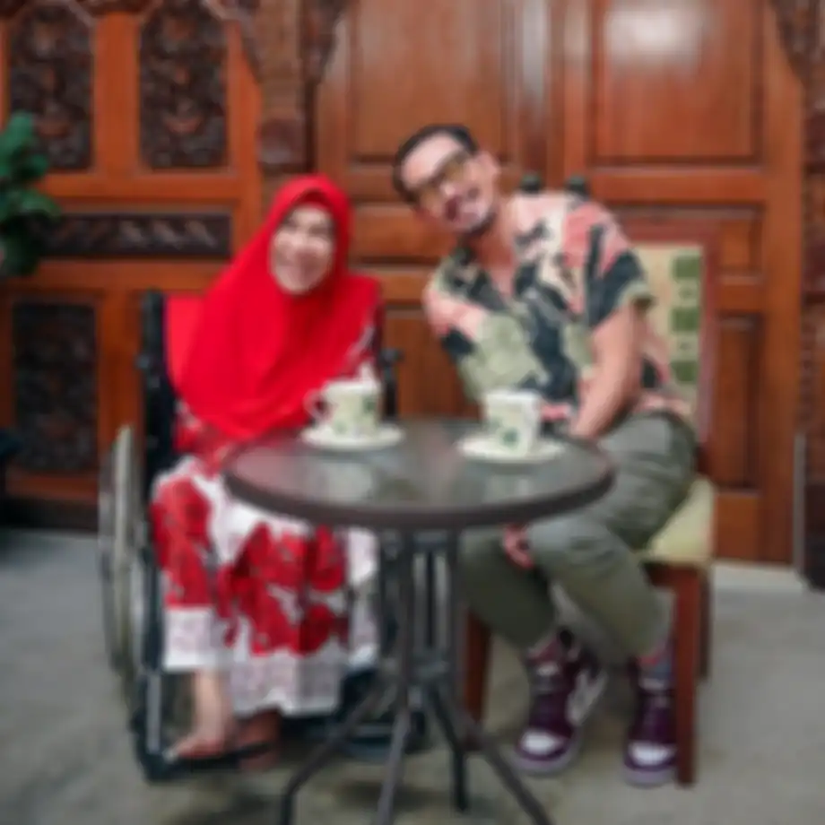 Kondisi kesehatannya sempat drop, Dorce Gamalama memberikan wasiat agar dimakamkan sebagai wanita. MUI sampai ikut buka suara.