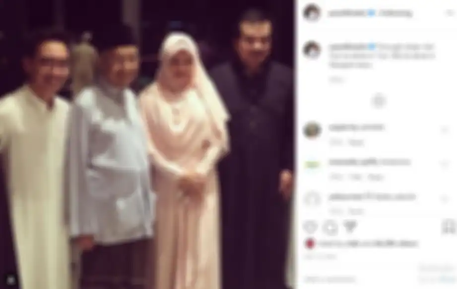 Aazief khalid bersama Mahathir Mohamad