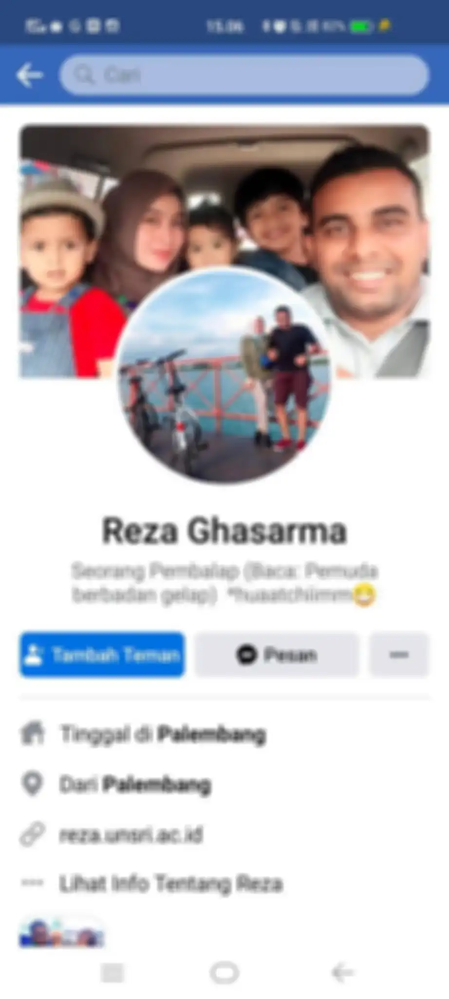 Istri dosen Unsri Reza Ghasarma menyesalkan foto keluarga mereka beredar di media sosial. Dia mengaku kecewa karena suaminya dihujat.