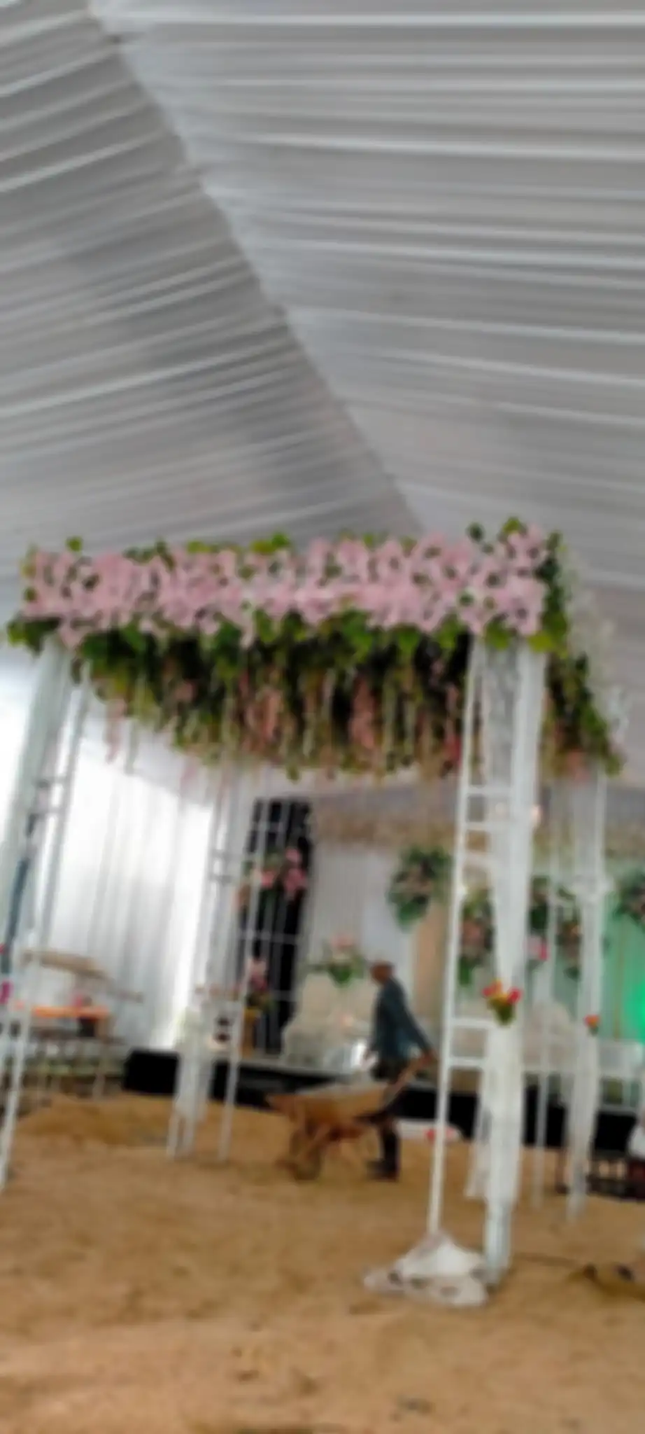 Kondisi rumah orangtua baby sitter Mawar AFI di Tasikmalaya dibongkar. Rumah ini jadi saksi pernikahan Steno Ricardo. 