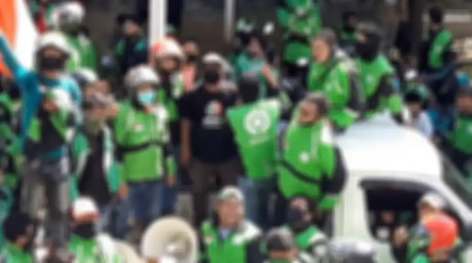 Demo mitra gojek di Makassar