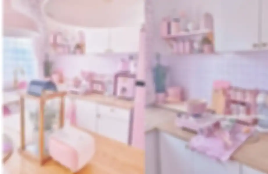 Desain dapur warna pink dijamin nggak bakal dibilang norak jika kita mau lakukan hal ini. Lihat saja 7 foto hasil aplikasinya. 