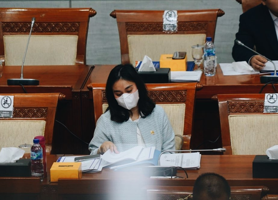 Ini profil putri Irjen Fadil Imran yang tercatat sebagai pemegang rekor mentereng di DPR. Desakan Kapolda Metro diperiksa makin nyaring.