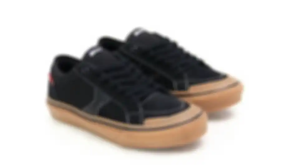 Sneakers Low Brand Lokal Warna Hitam Gum Beazt