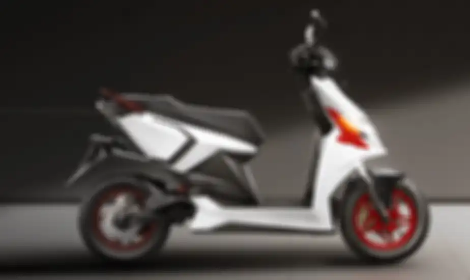 Sisi samping motor listrik baru Simple OneS.