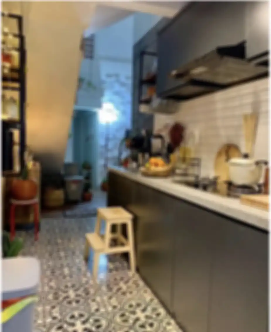 7 desain dapur sempit rapi menjadi pilihan cocok di rumah minimalis kesayangan. Foto hasilnya goda hati. Tetangga tak jemu memandanginya.