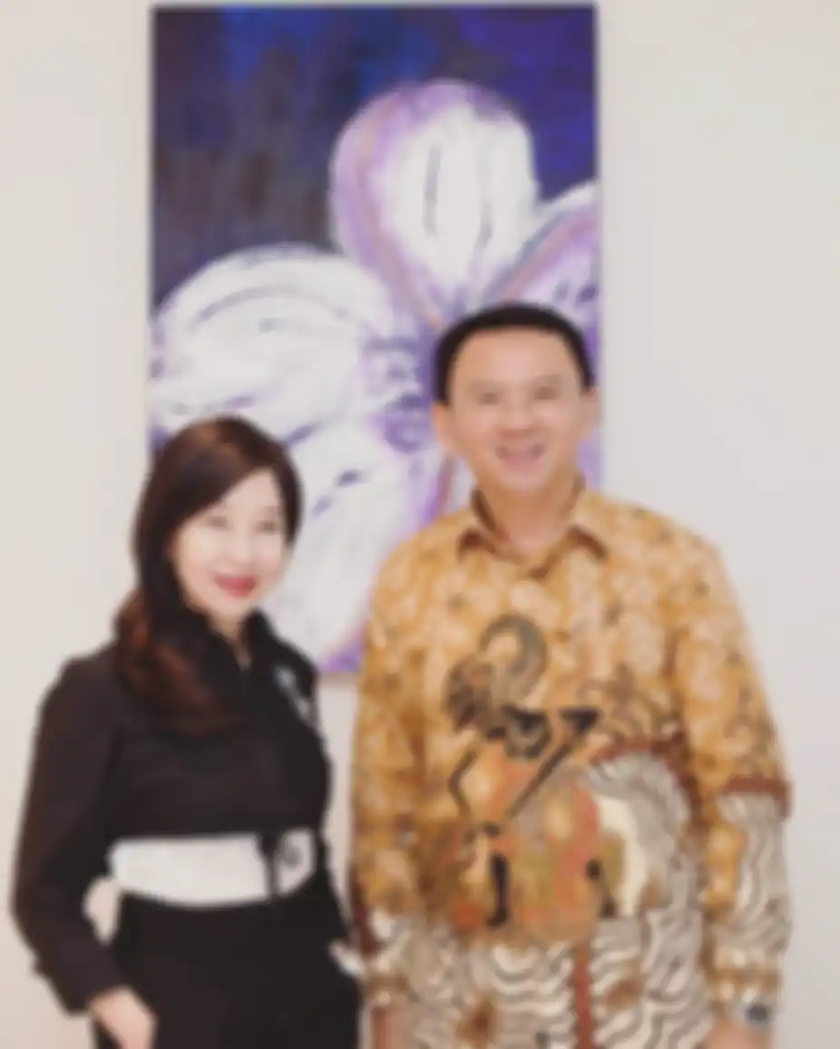 Ini foto istri Dato Sri Tahir yang bikin outlet fashion untuk tujuan mulia. Rosy Riady berpose bersama Ahok.