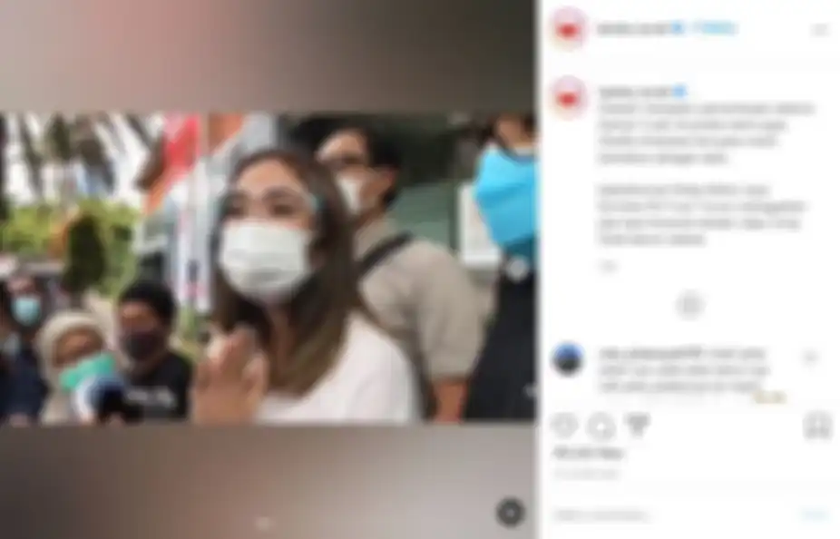 Gisella Anastasia saat berikan keterangan setelah menjalani pemeriksaan polisi terkait video syur miripnya beberapa waktu lalu.