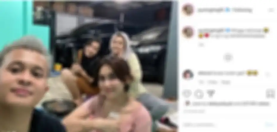 Namanya Disebut-sebut Sebagai Mantan Terindah Boy William, Ayu Ting Ting Pamer 2 Mobil Mewah yang Terparkir di Hunian Megahnya di Gang Sempit