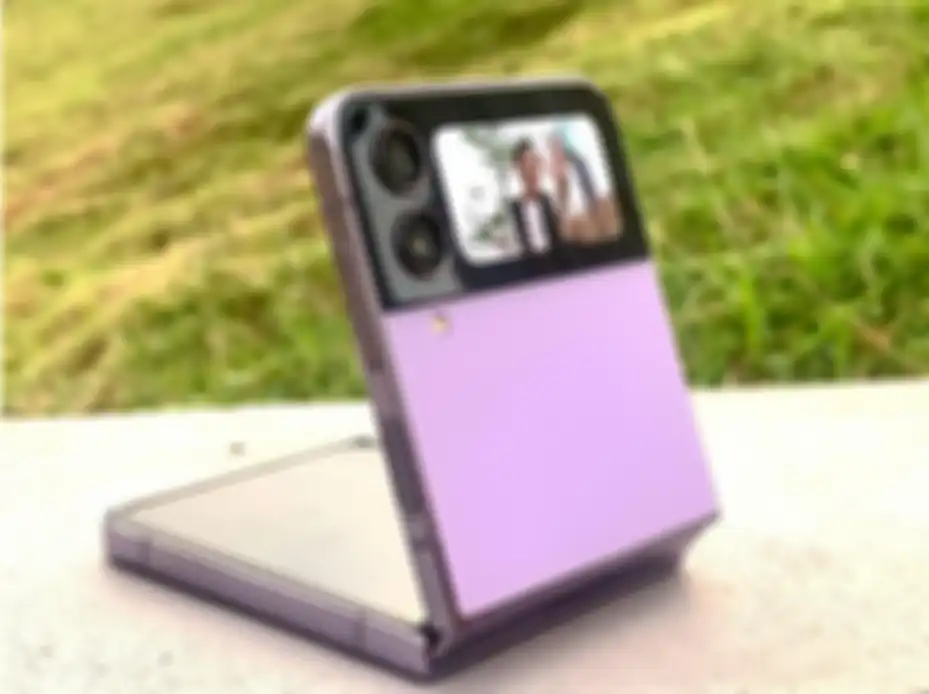 Angle 75⁰ di kamera Galaxy Z Flip 4 