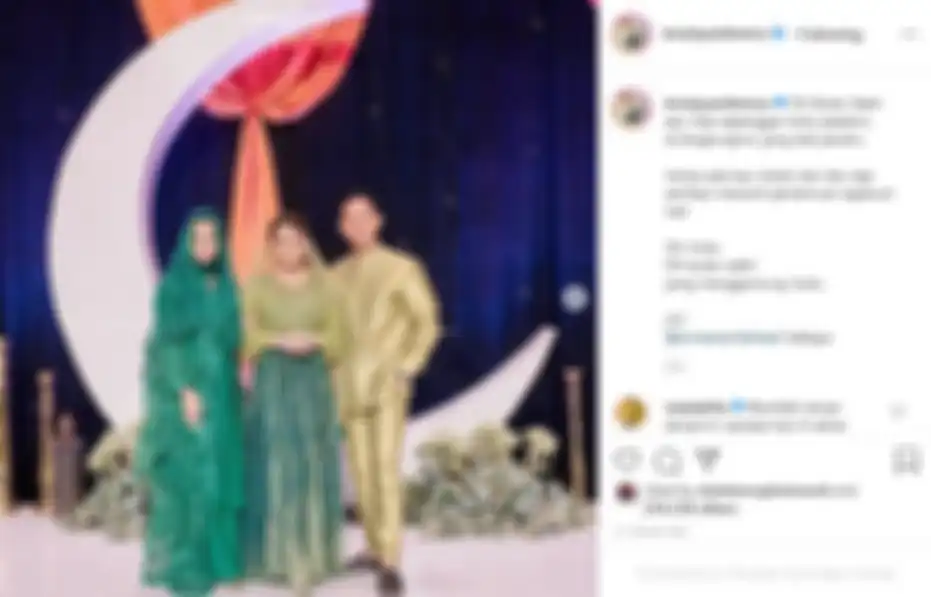 Krisdayanti berfoto bersama Aurel dan Azriel