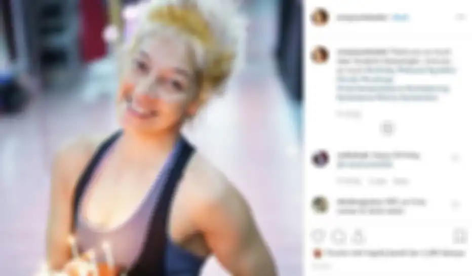 Vicky Burki tampak awet muda