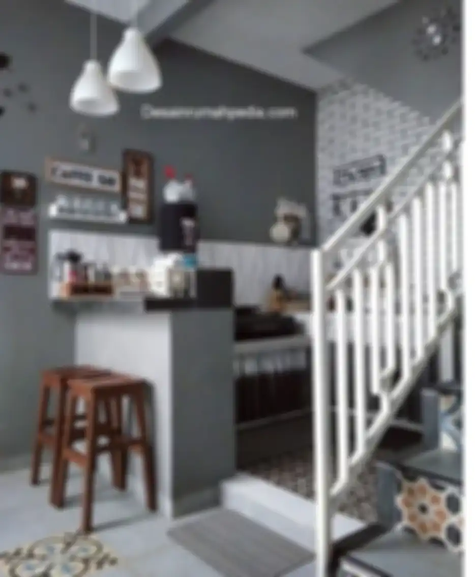 Desain dapur kecil di bawah tangga minimalis ini bikin mertua sampai ternganga. Kuncinya ada di bagian ini. Intip 6 foto rujukannya yuk.