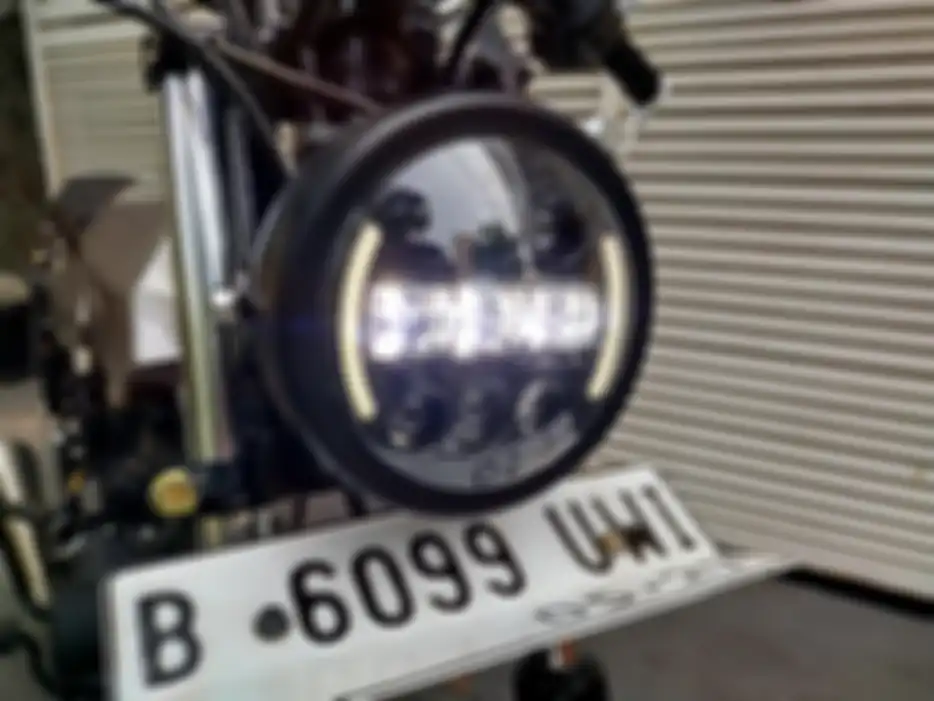Headlamp comot Daymaker LED berukuran 7 inci