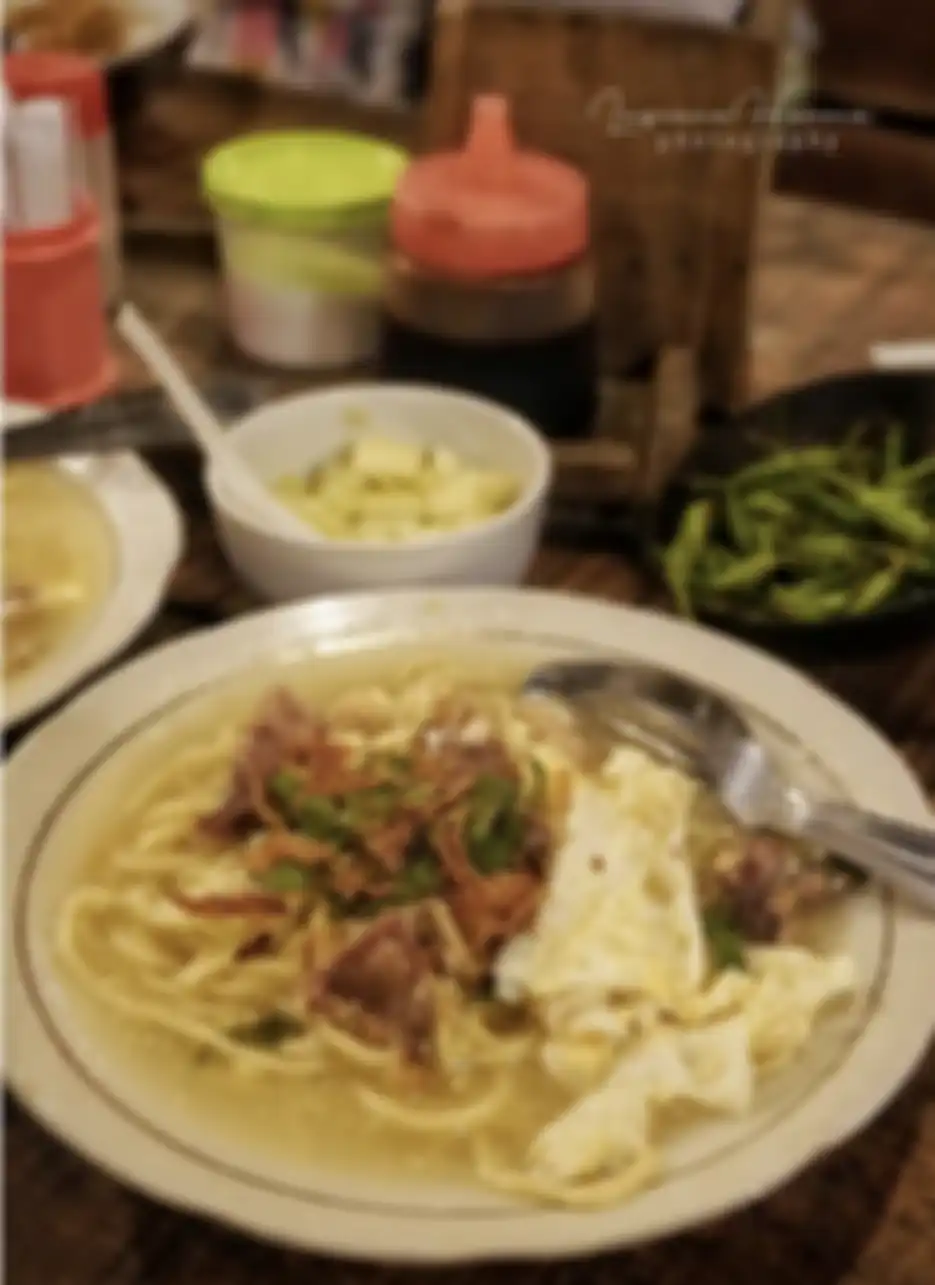 5 tempat wisata kuliner di Jogja ini wajib didatangi lantaran menyajikan menu makan siang enak. Intip yuk foto khasnya. 